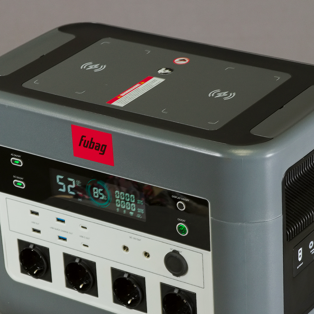 FUBAG AS 4800i — вид сверху с площадками беспроводной зарядки